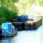 Alte Lastkaene im Kanal